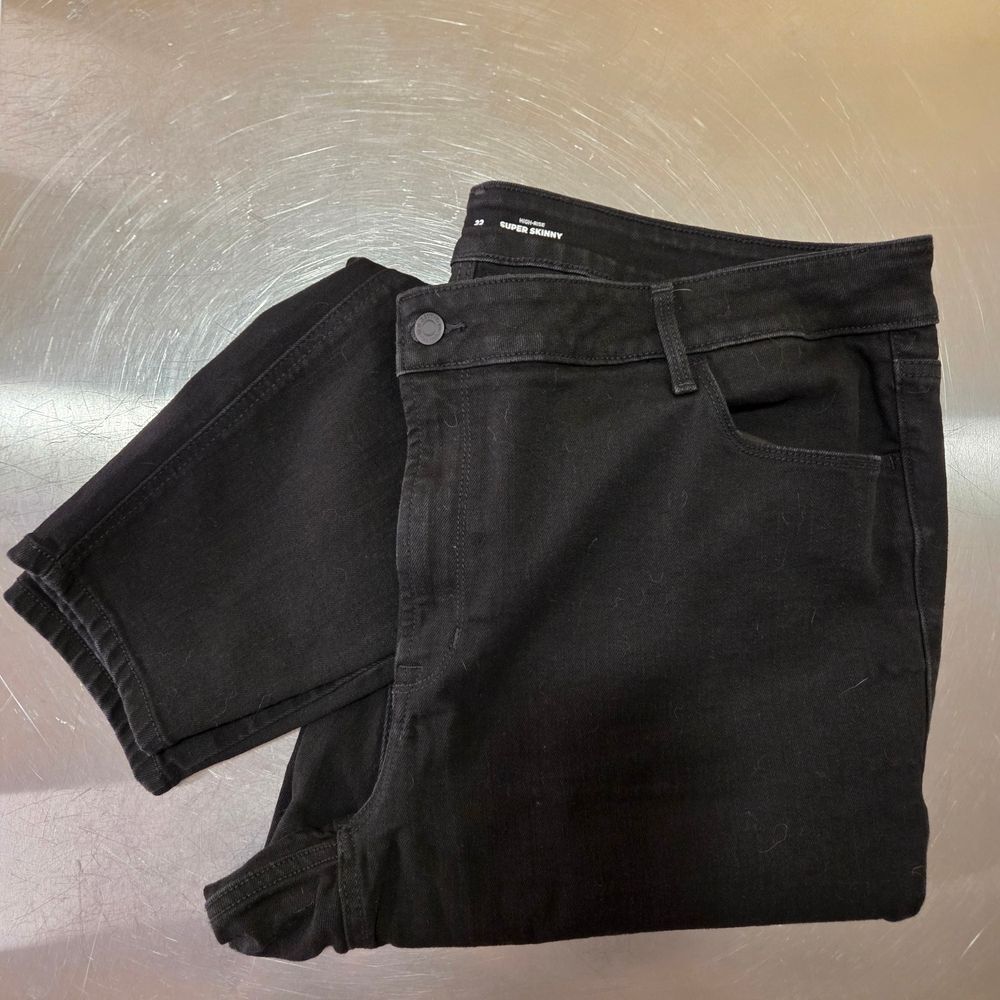 Classic Black Skinny Jeans